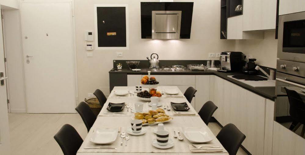 ليتشي La Finestra Sul Convitto B&B المظهر الخارجي الصورة