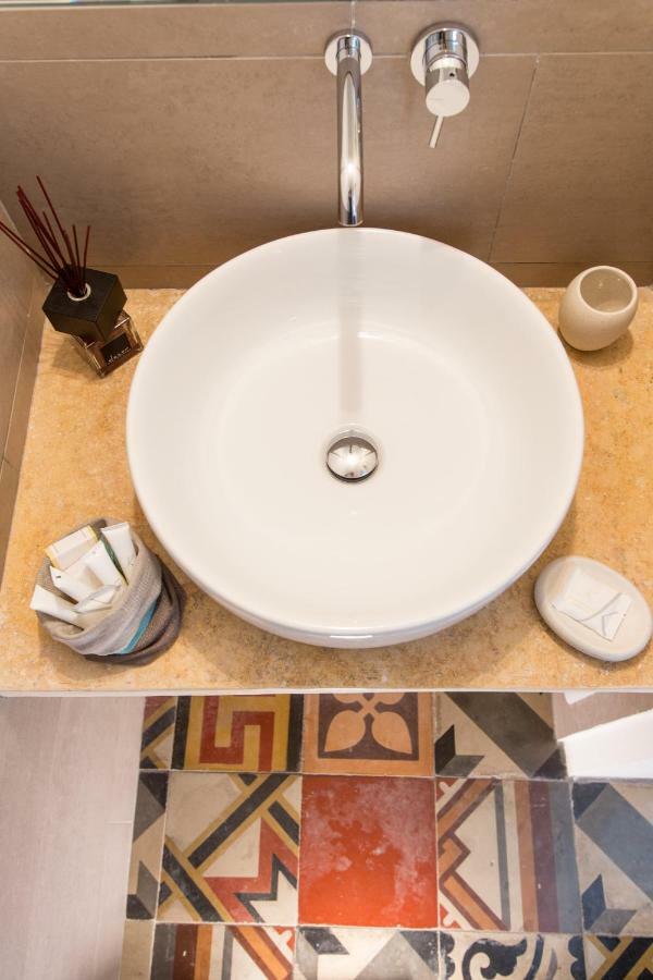 ليتشي La Finestra Sul Convitto B&B المظهر الخارجي الصورة