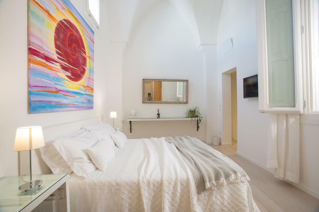 ليتشي La Finestra Sul Convitto B&B المظهر الخارجي الصورة