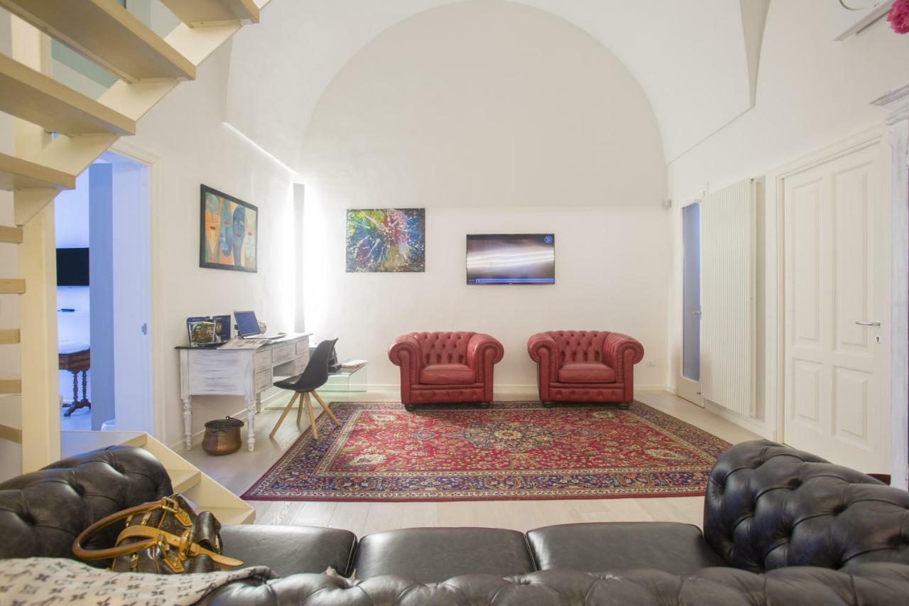 ليتشي La Finestra Sul Convitto B&B المظهر الخارجي الصورة